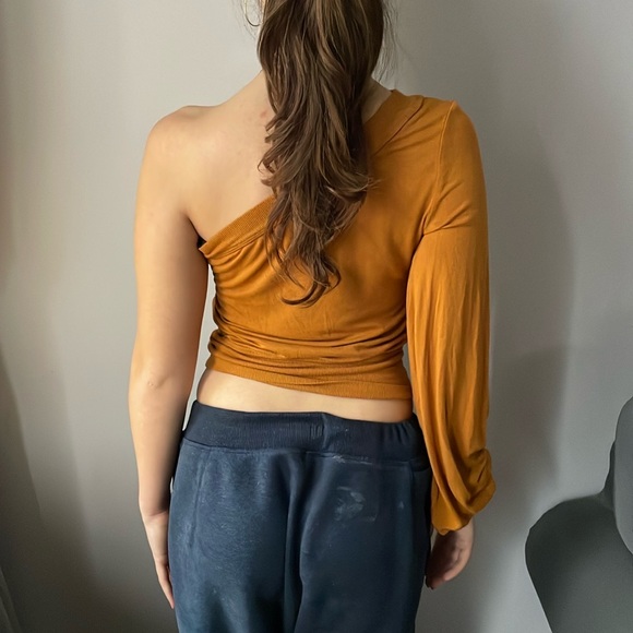 Free People One Sleeve Off Shoulder Mustard Sweater - Picture 4 of 7